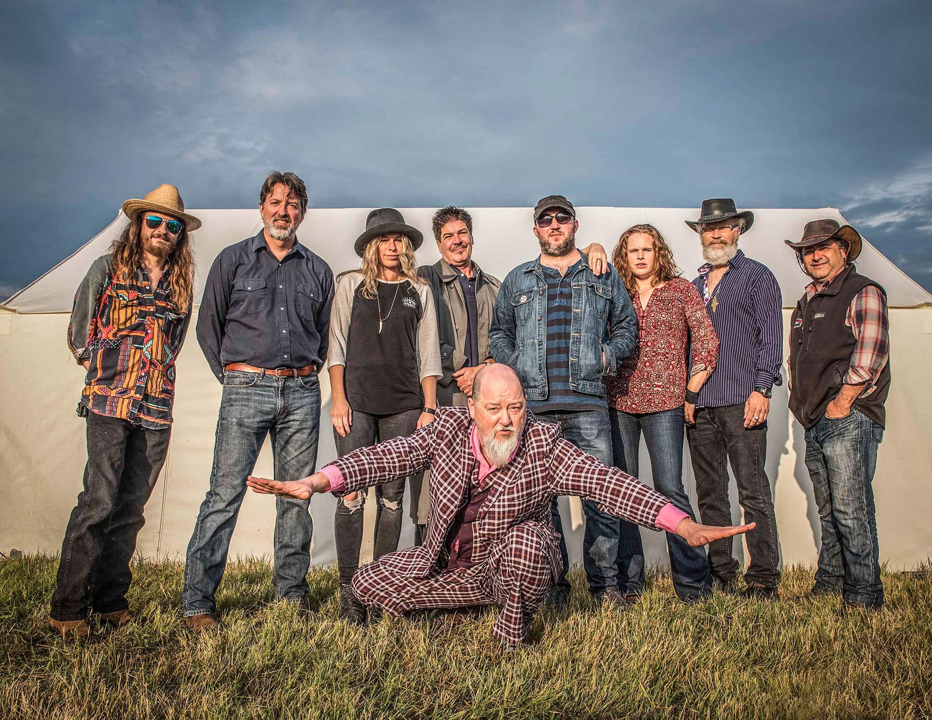 Shinyribs to bring swamp-funk to Bayou Theater, believes all dancing is good dancing