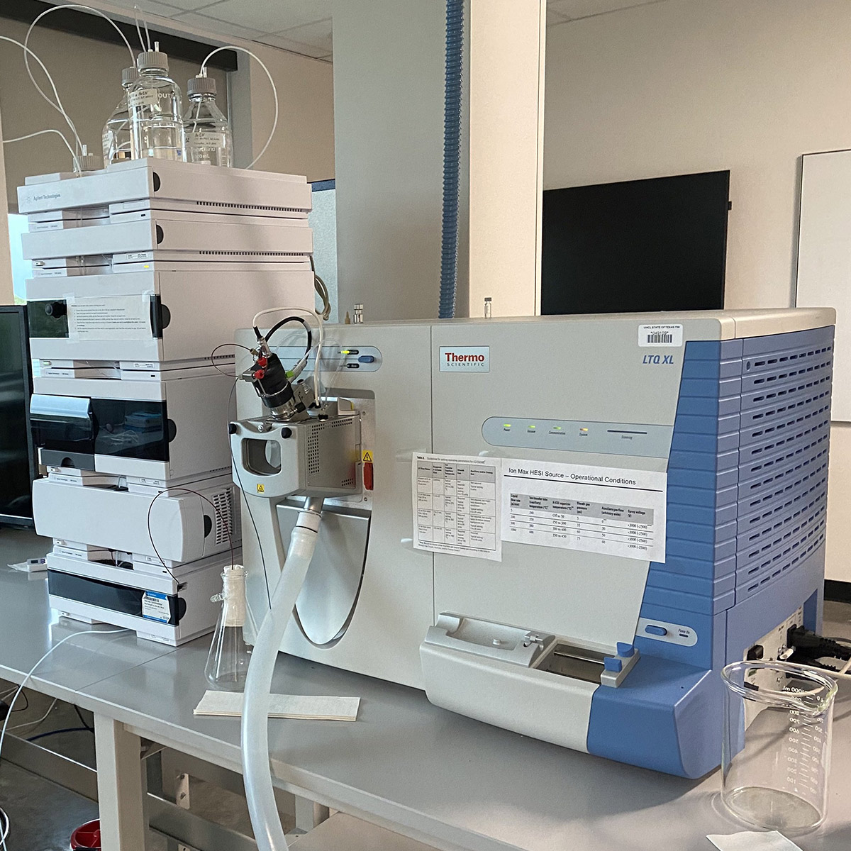 Agilent LC-MS System Consisting of 1200 HPLC and 6120A Single-Quadrupole Mass Spectrometer